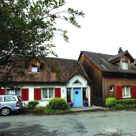 Hotel Garni Sonne Munsterlingen ภายนอก รูปภาพ